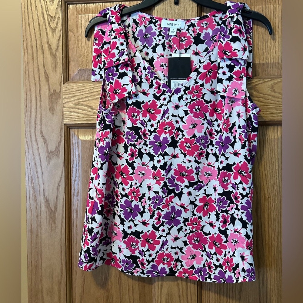 Nine West  -  Floral Sleeveless Blouse - Size Medium
